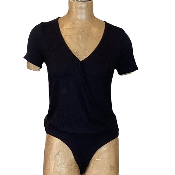 Pleione Short Sleeve V-Neck Bodysuit Top S Stretch Ribbed Knit Black 284G - Picture 1 of 8